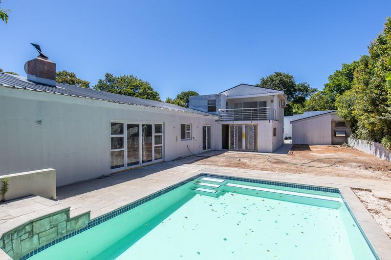 5 Bedroom Property for Sale in Constantia Western Cape